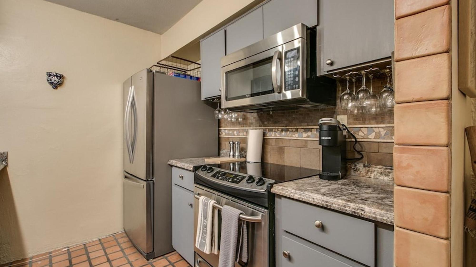 Charming 1-bdrm Steps To Old Town