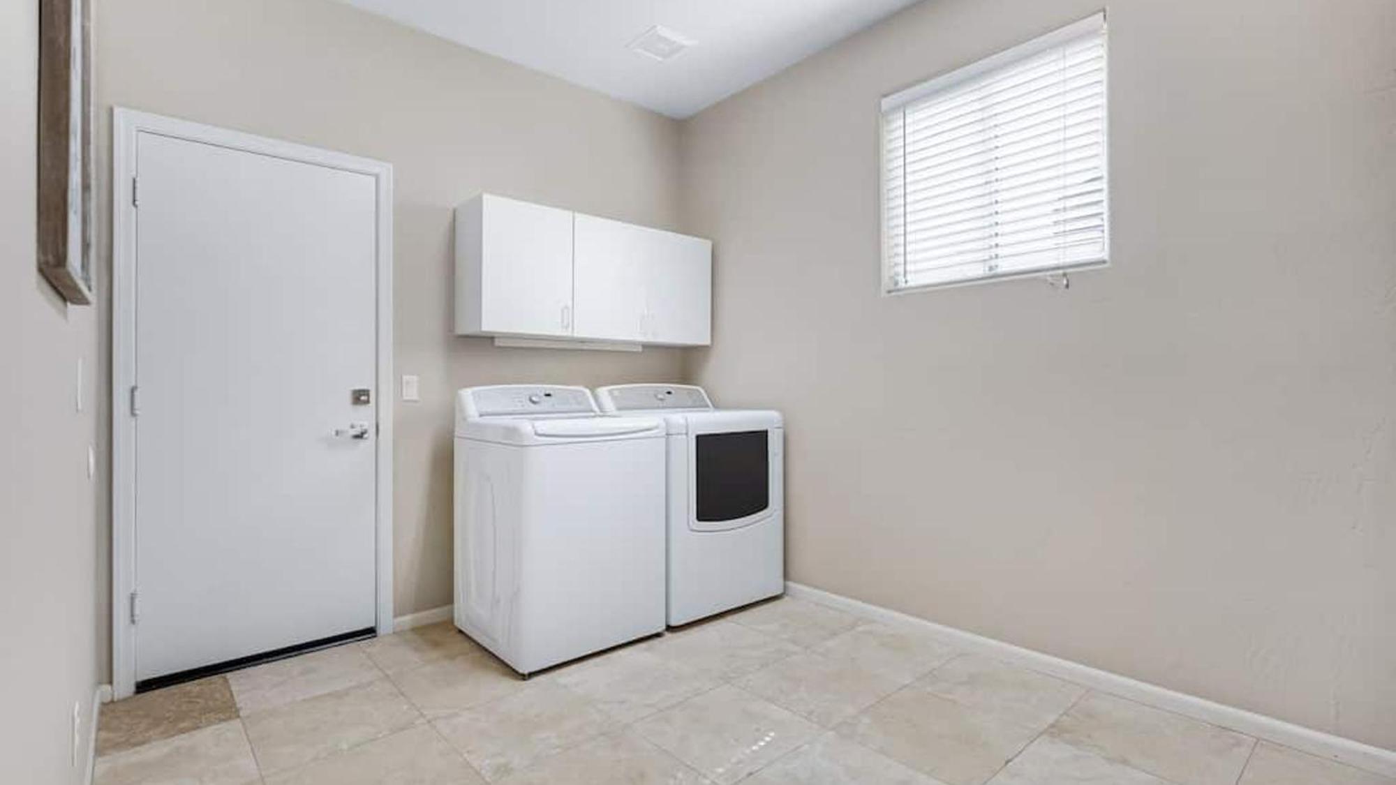 Amazing In Great Location Wbackyard Oasis *