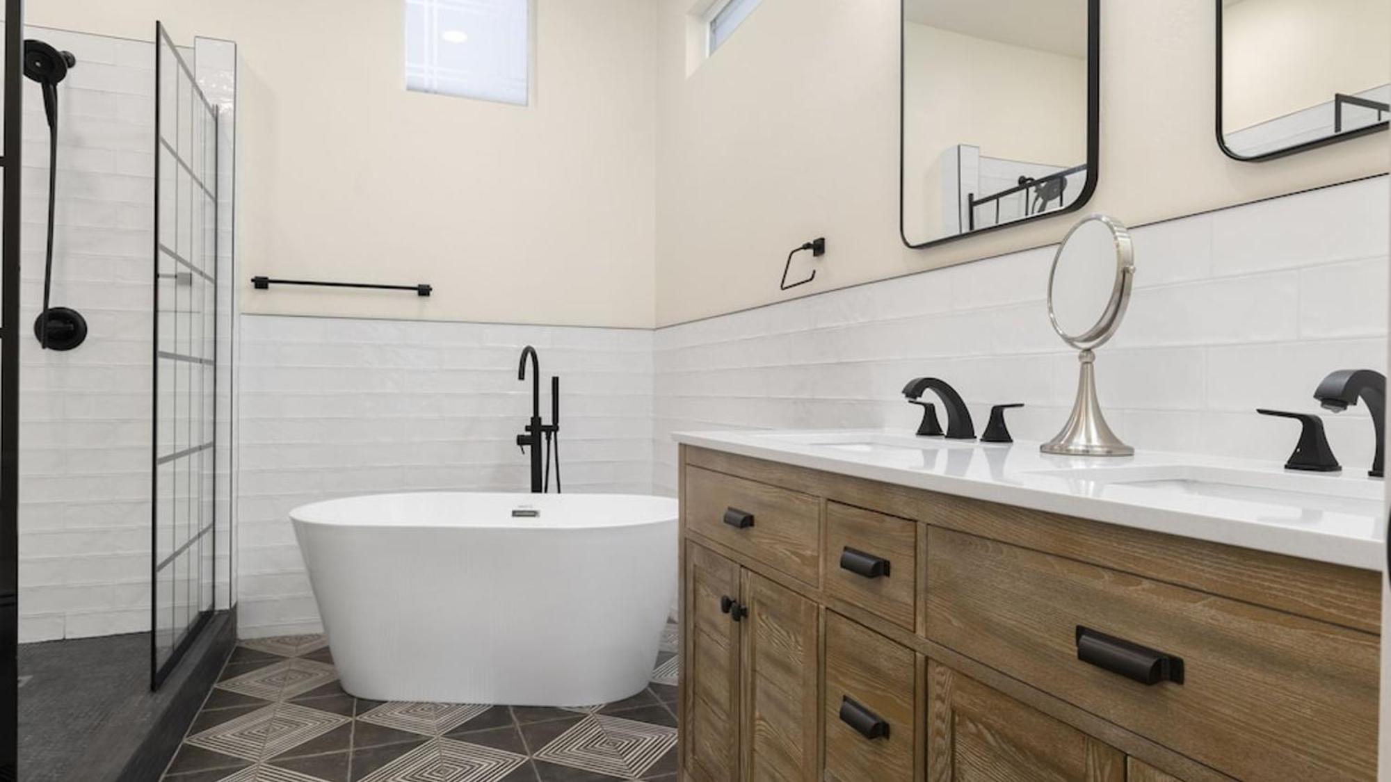 Just Listed Modern Classy 4 Bdrm Heart Of Oldtown