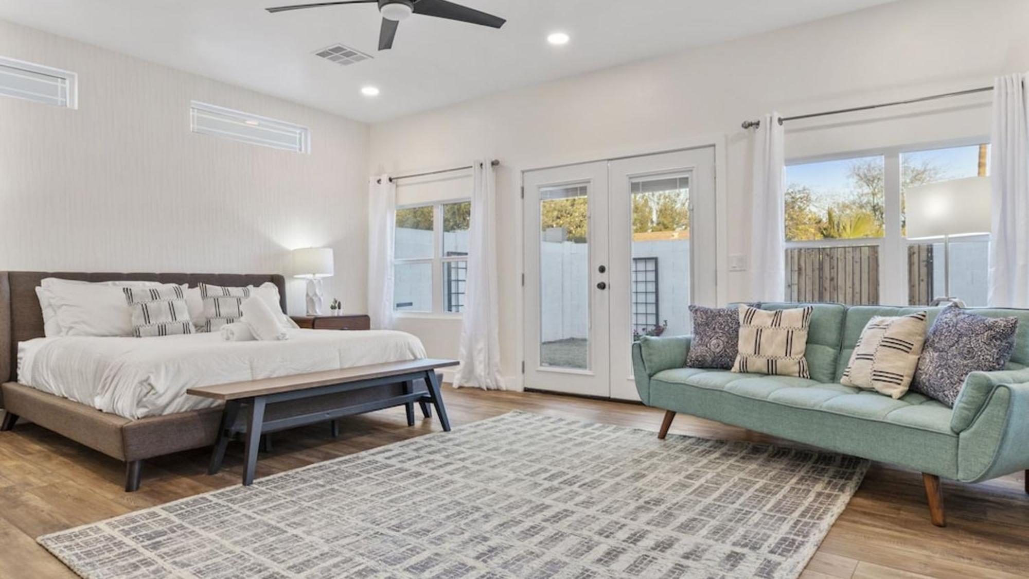 Just Listed Modern Classy 4 Bdrm Heart Of Oldtown