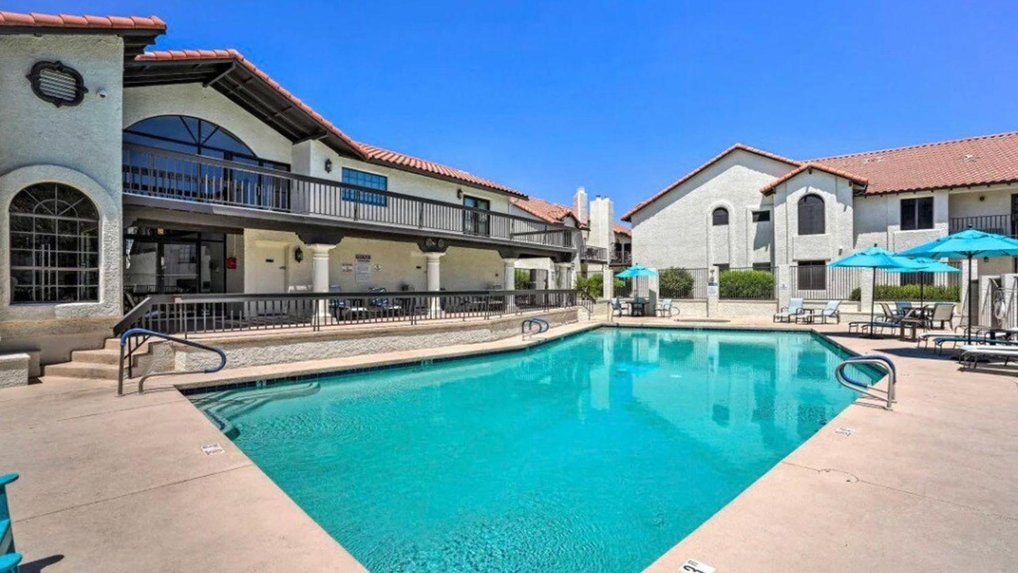 Relaxing 2 Bdrm In Prime Location Holiday home