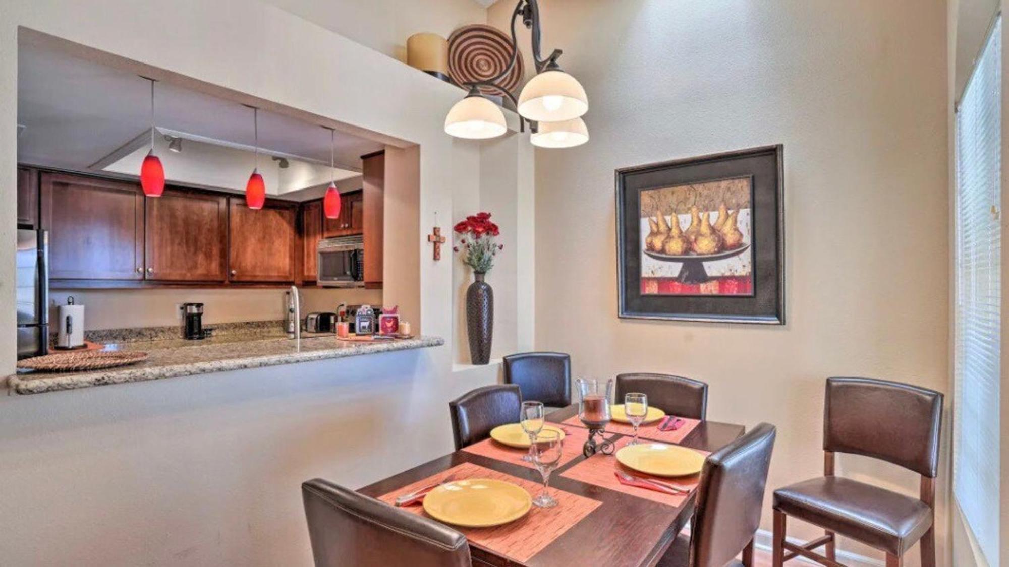 Relaxing 2 Bdrm In Prime Location Scottsdale
