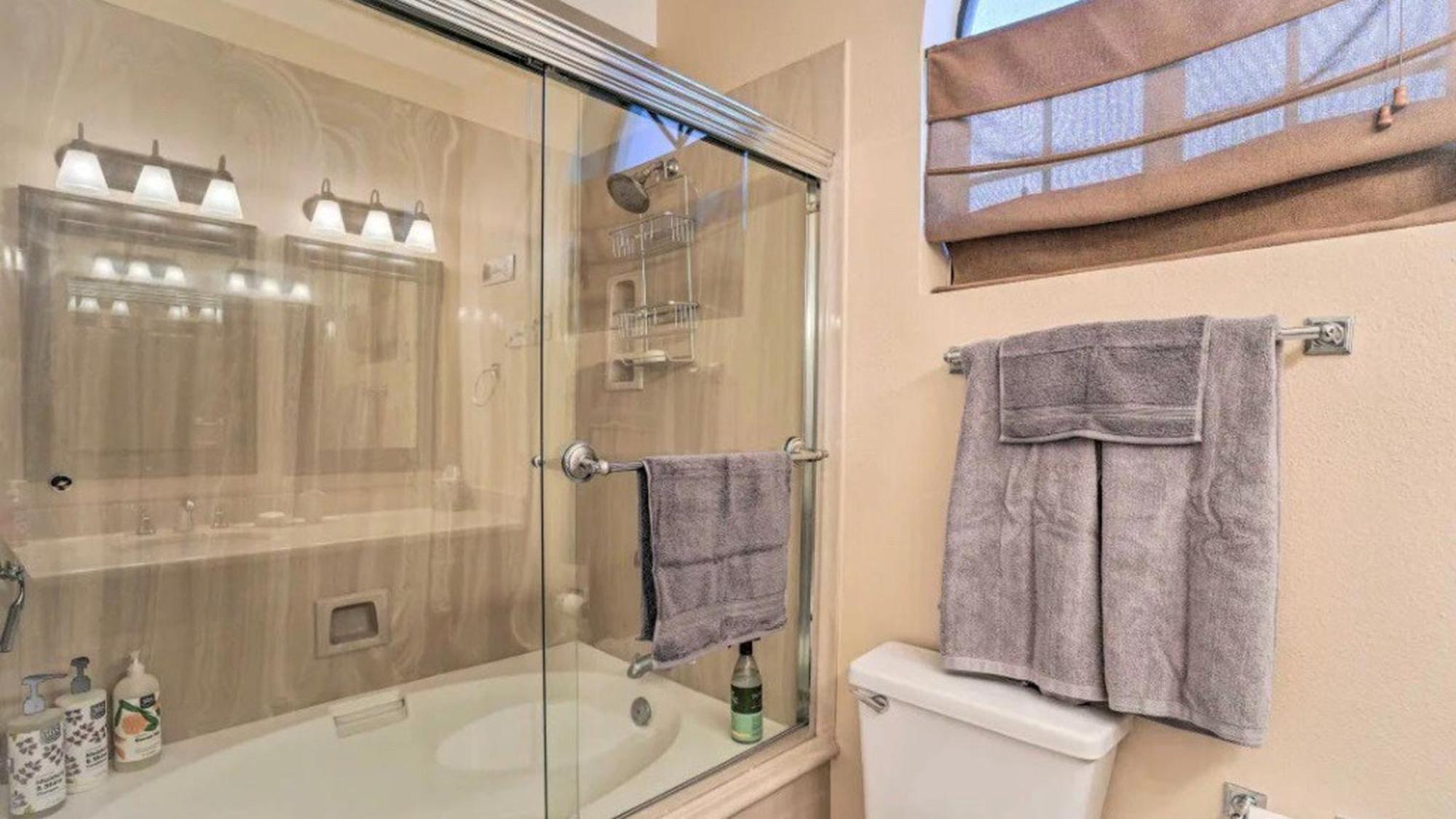 Relaxing 2 Bdrm In Prime Location *