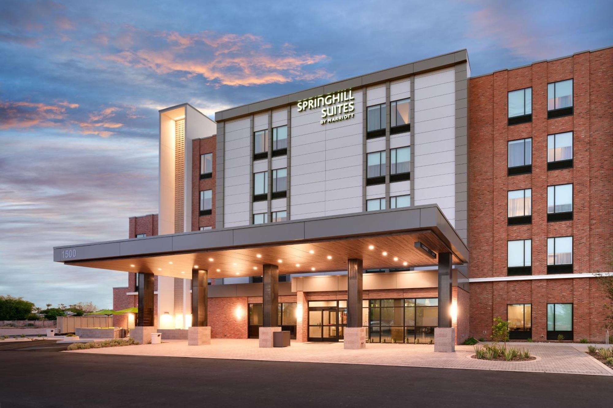 Springhill By Marriott Phoenix Hotel *