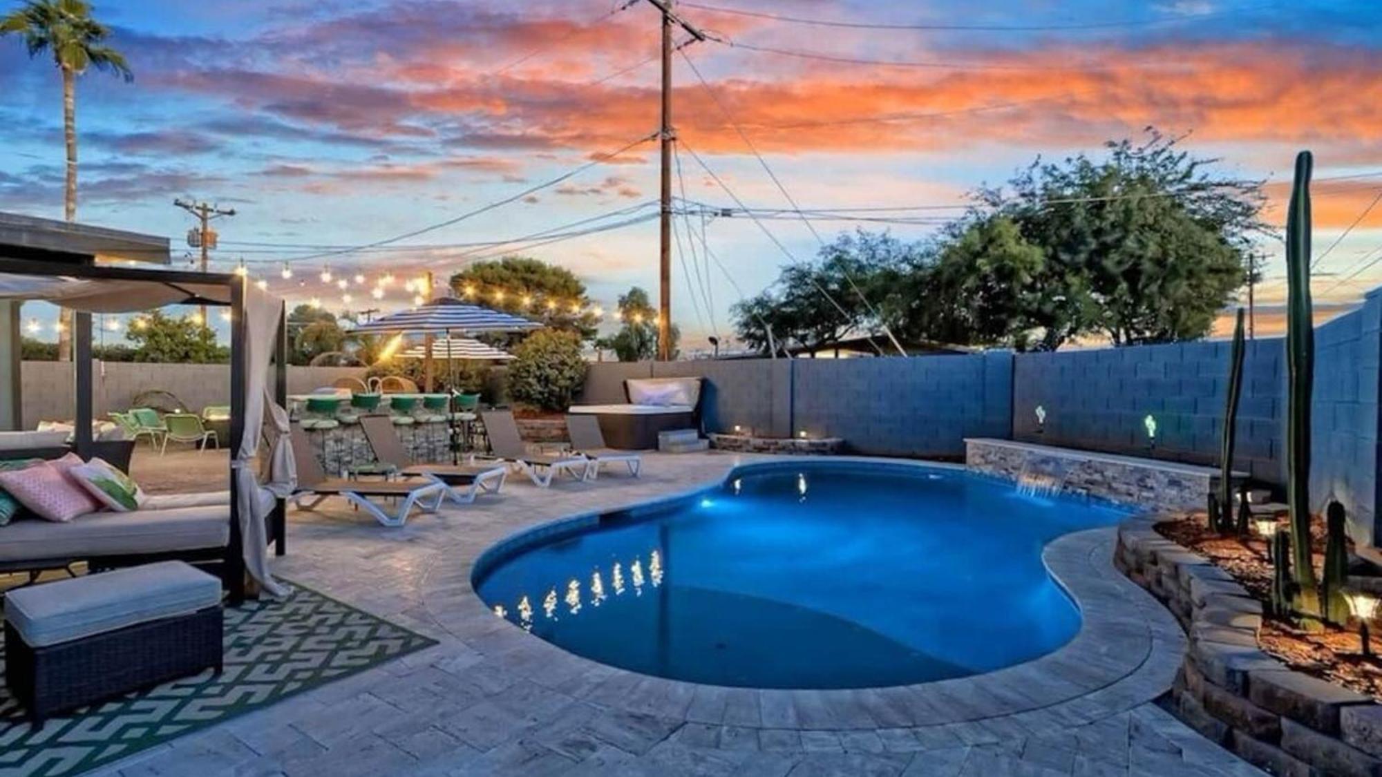 Mid Century Modern Retreat In Old Town