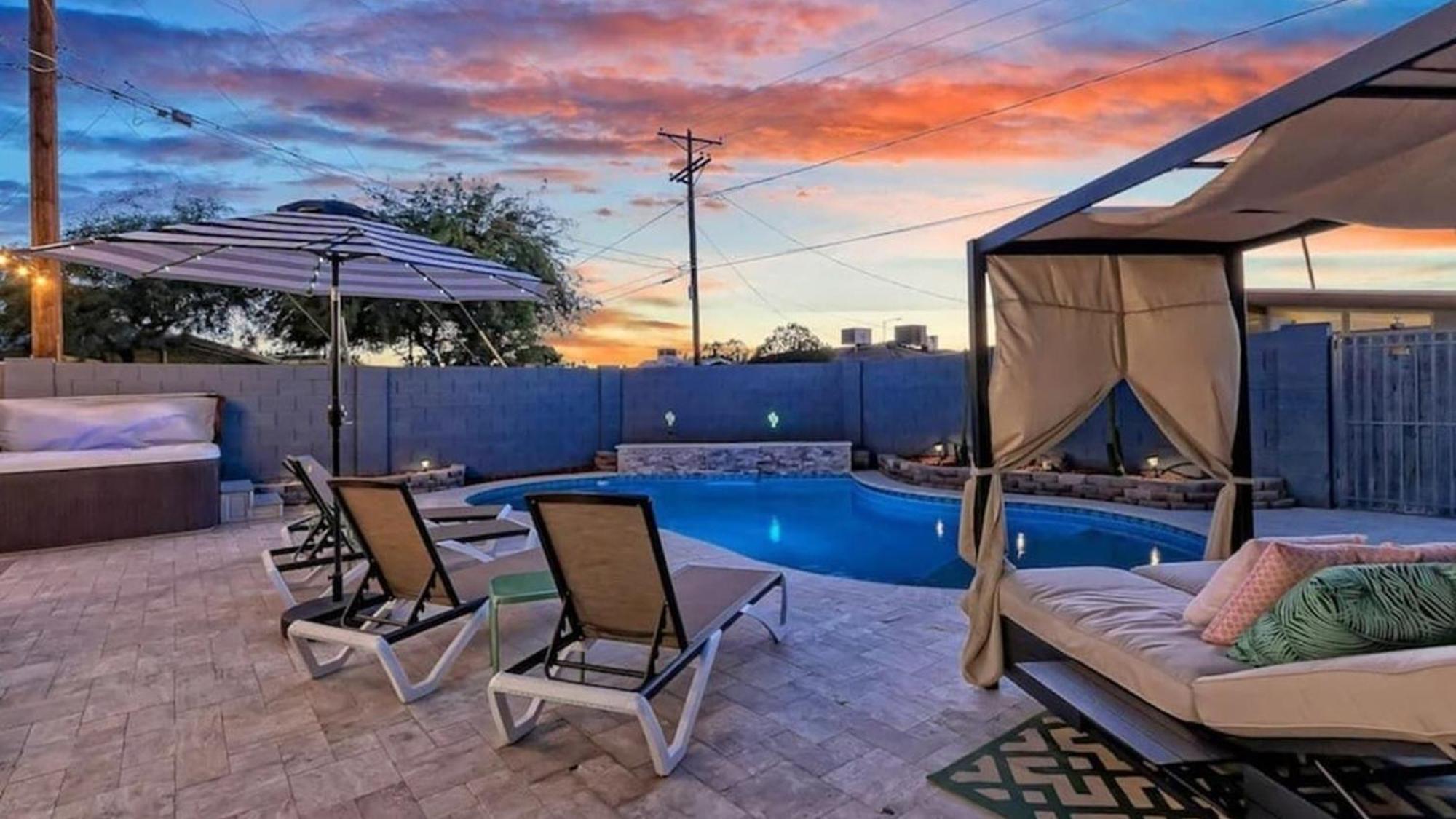 Mid Century Modern Retreat In Old Town *