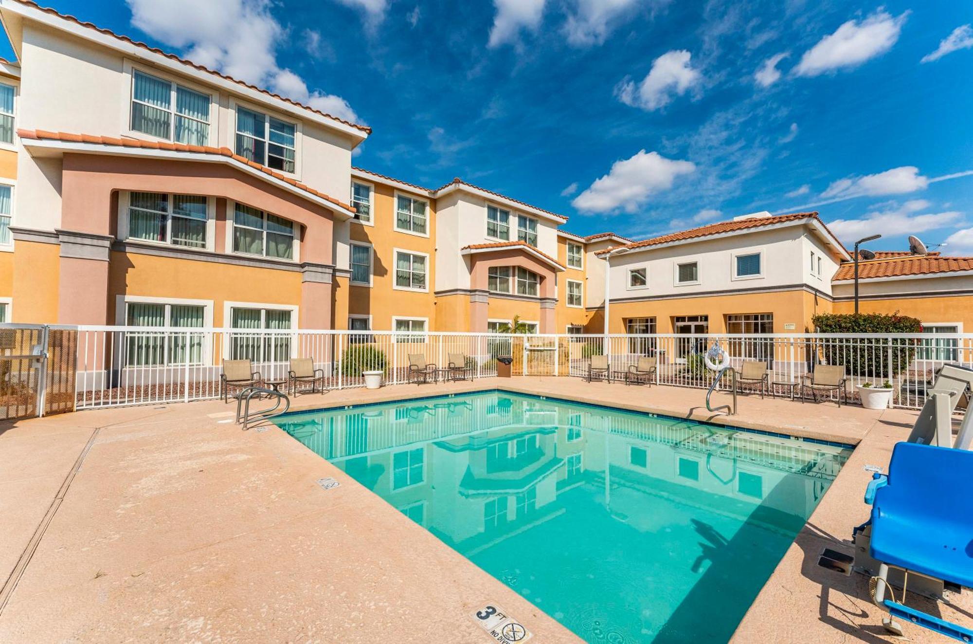 2 Bd 2 Ba Furnished King Beds Apartment