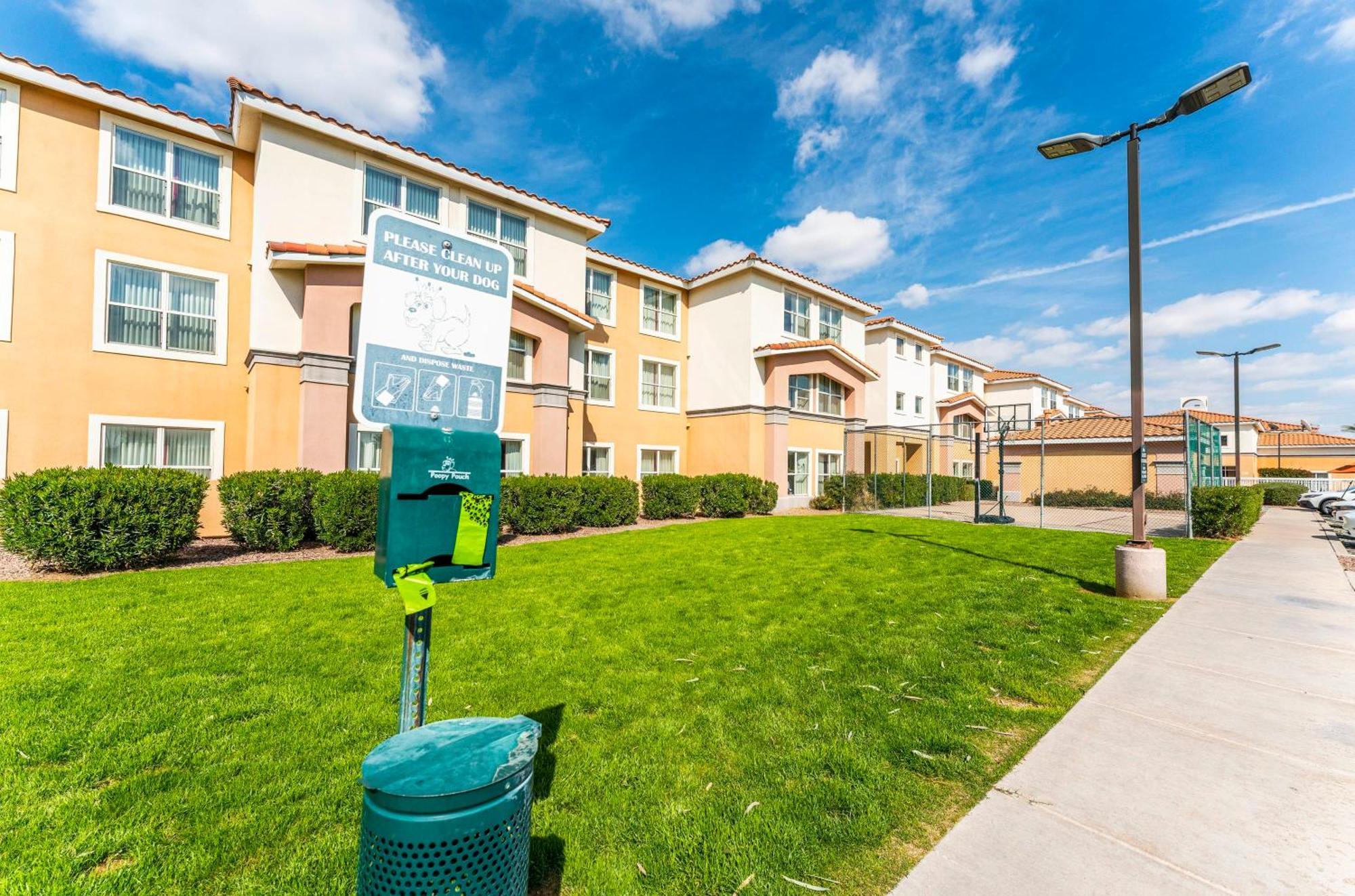 2 Bd 2 Ba Furnished King Beds