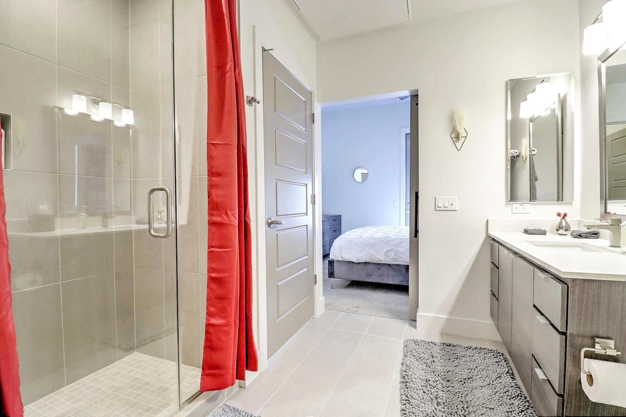 Private Rooftop Terrance-walk Score 81-shopping District-king Bed-parking 4003 Scottsdale