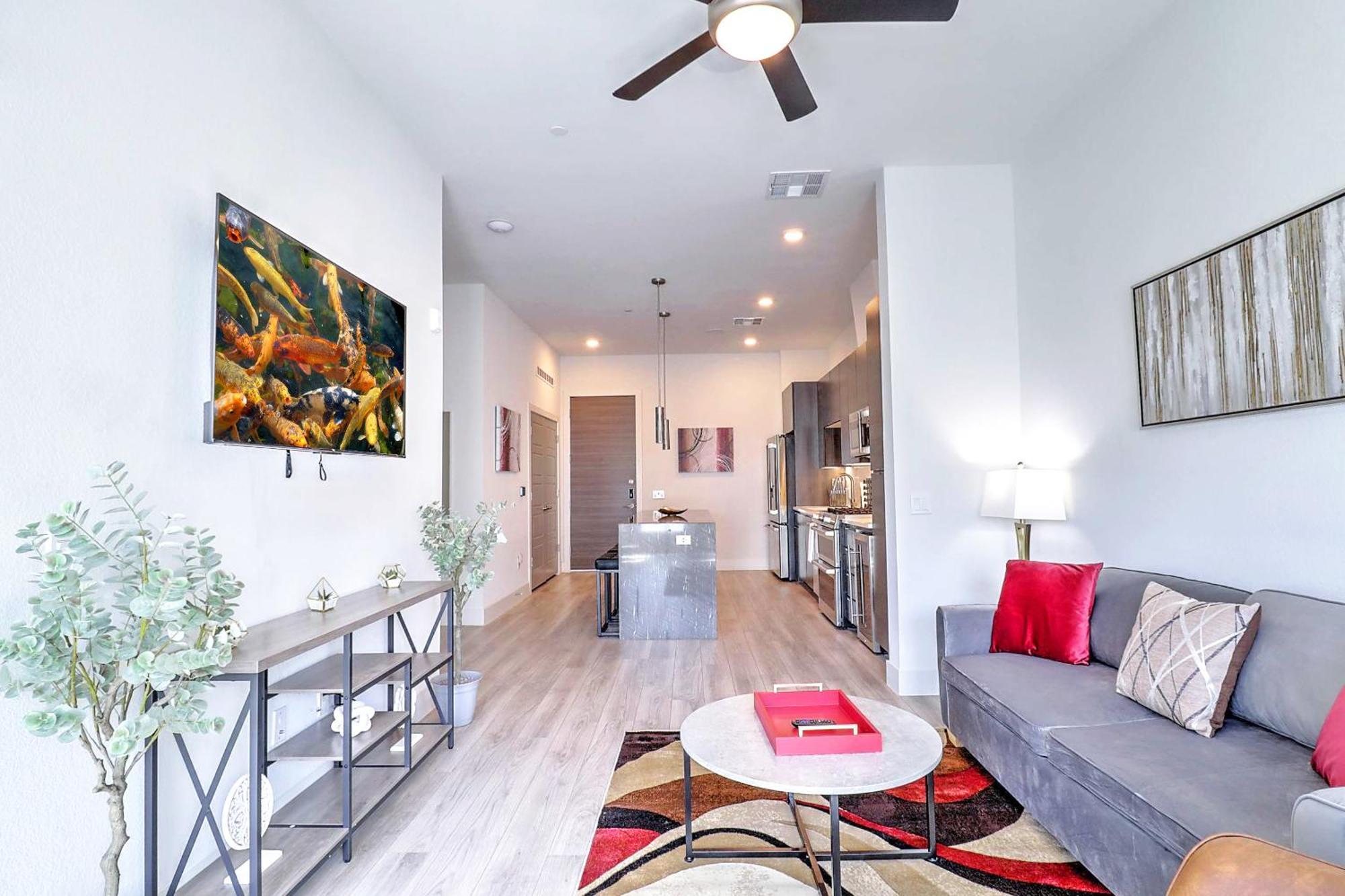 Private Rooftop Terrance-walk Score 81-shopping District-king Bed-parking 4003 *