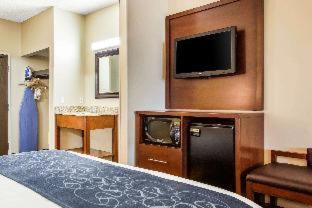 Fairfield By Marriott & Old Town Hotel 2*