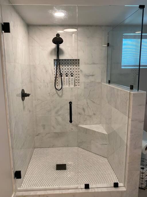 Holiday home Gorgeous Upscale 4bed/3 Bath