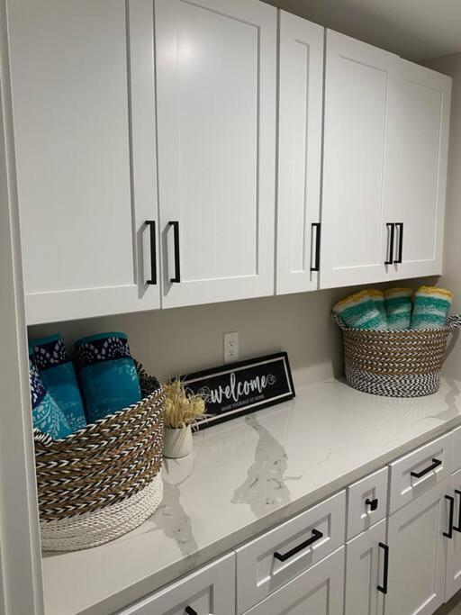 Gorgeous Upscale 4bed/3 Bath