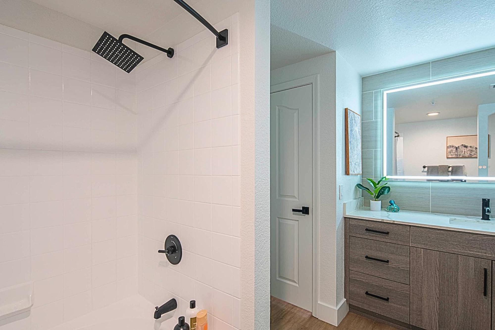 Exclusive Unit Golf Side- Walkable Area - King Bed - N248 *