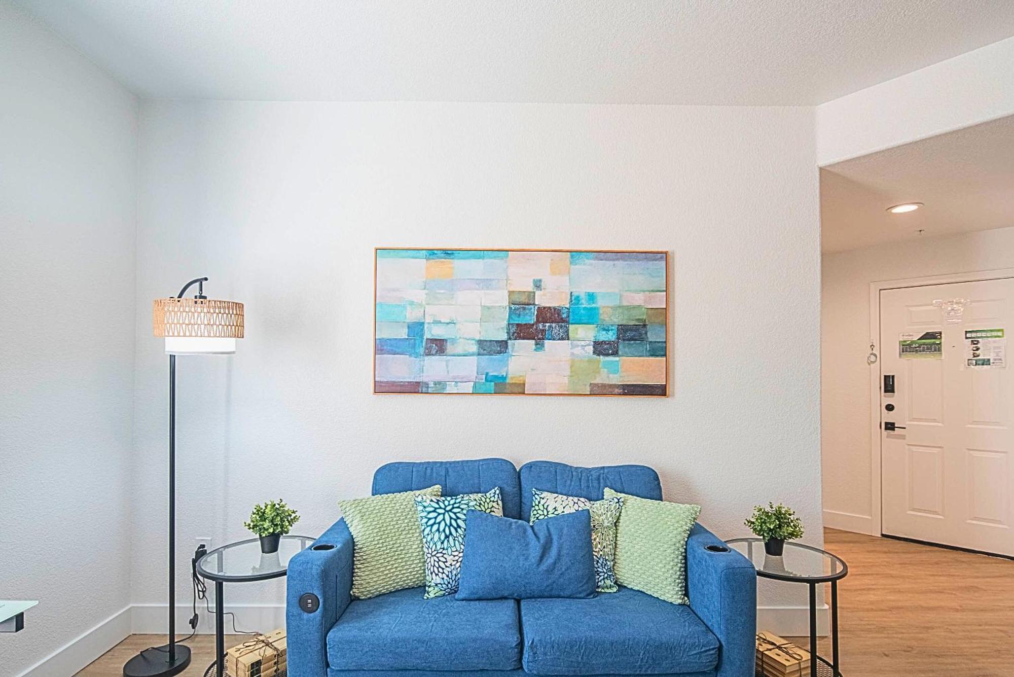 Exclusive Unit Golf Side- Walkable Area - King Bed - N248