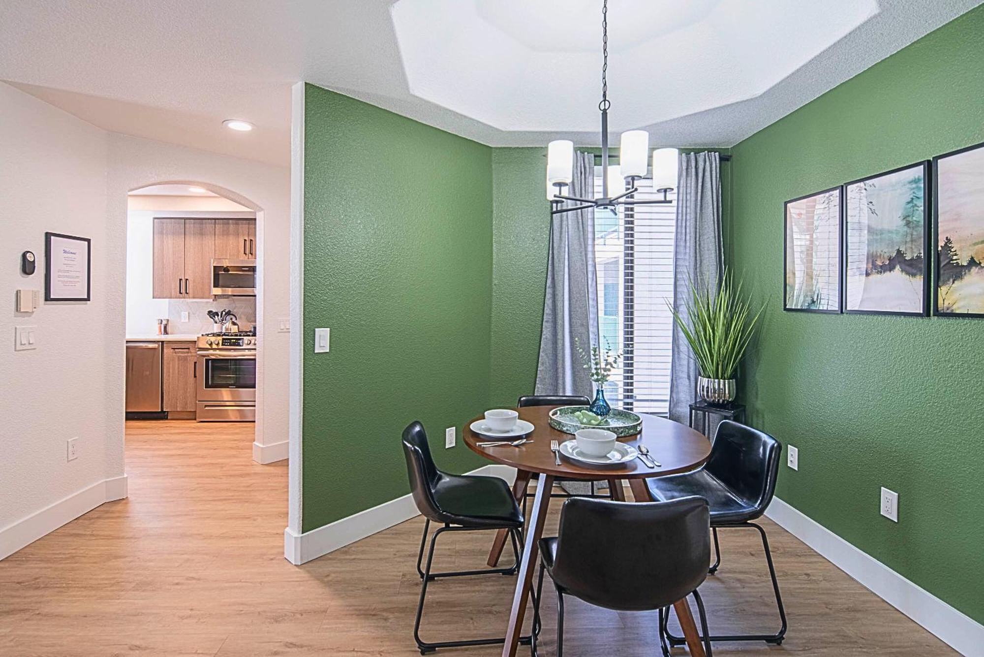 Exclusive Unit Golf Side- Walkable Area - King Bed - N248 Apartment Scottsdale