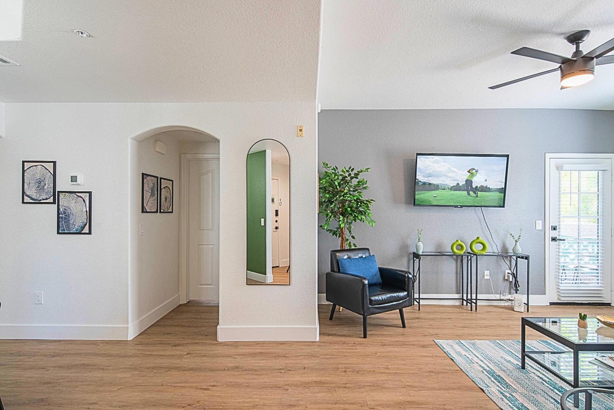 Exclusive Unit Golf Side- Walkable Area - King Bed - N248 Apartment Scottsdale