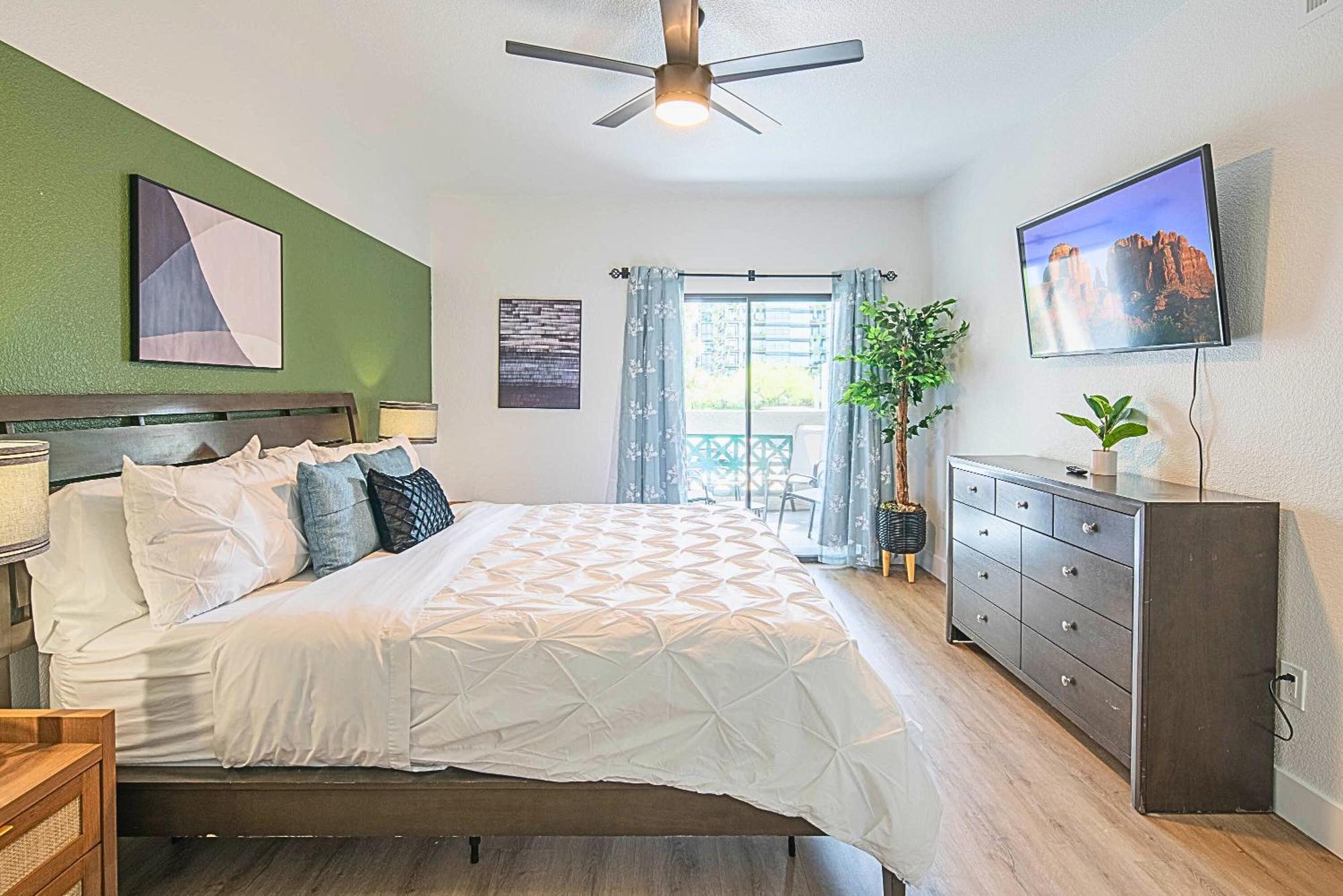 Apartment Exclusive Unit Golf Side- Walkable Area - King Bed - N248 *