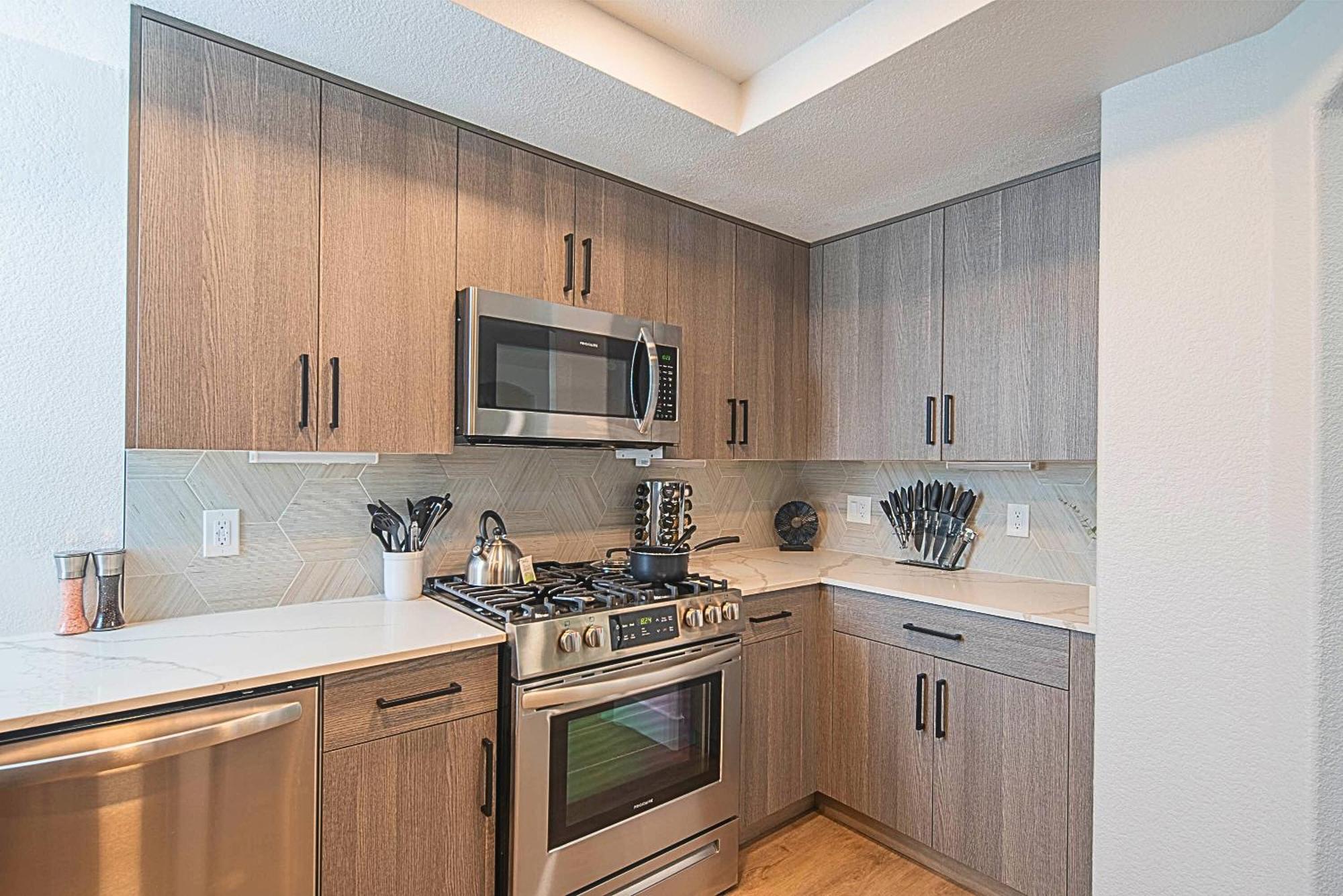 Apartment Exclusive Unit Golf Side- Walkable Area - King Bed - N248 Scottsdale