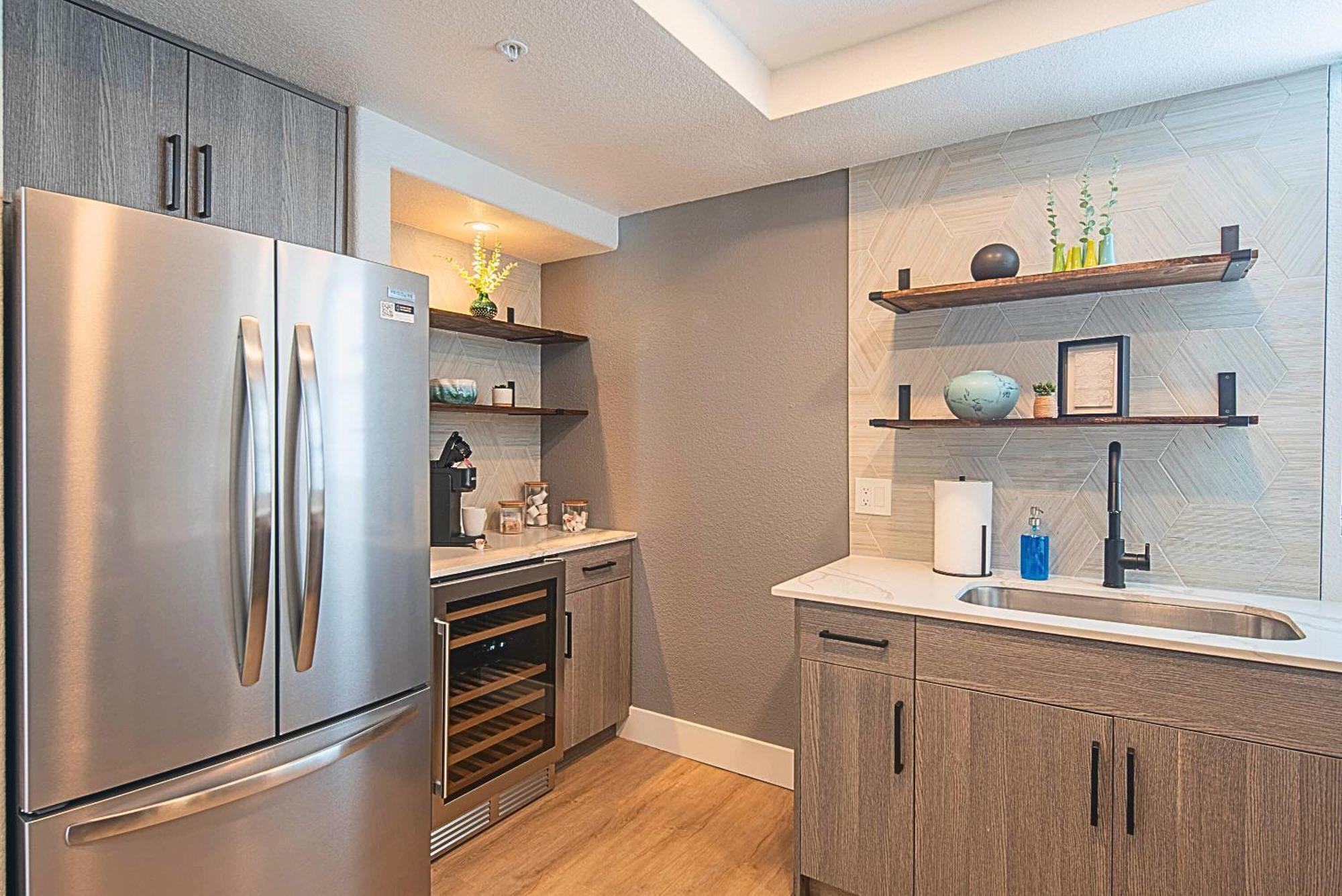 Exclusive Unit Golf Side- Walkable Area - King Bed - N248 Apartment Scottsdale