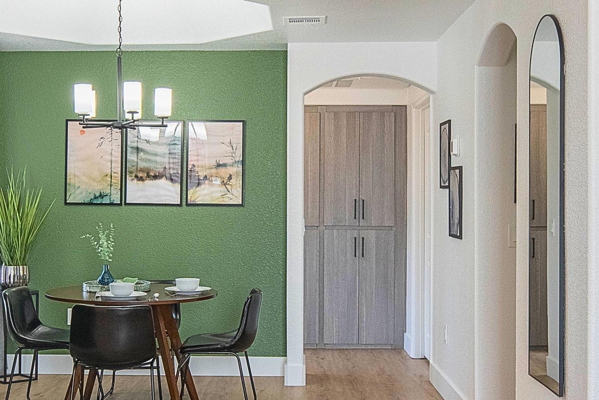 Exclusive Unit Golf Side- Walkable Area - King Bed - N248 *