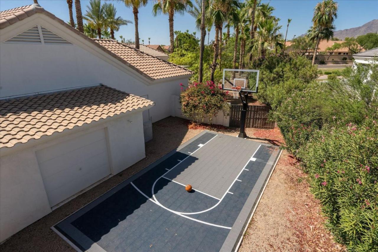 Style Estate, 2 Houses, Putt-putt Course, B-ball Court, Heated Pool * Scottsdale