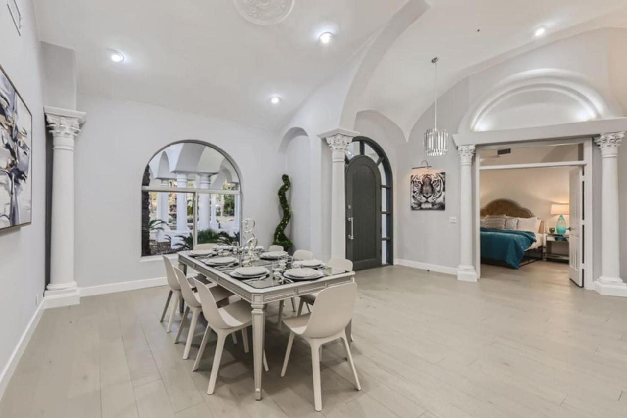 Style Estate, 2 Houses, Putt-putt Course, B-ball Court, Heated Pool Villa