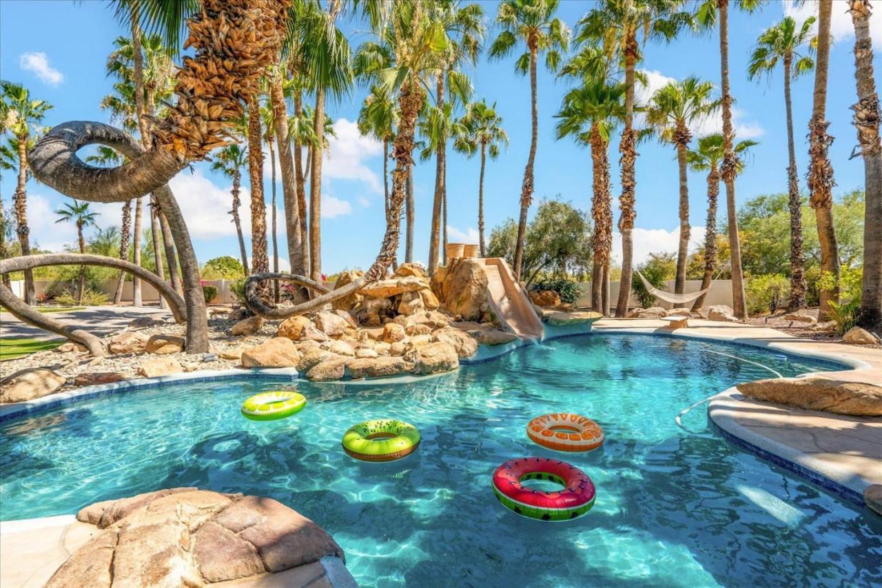 Style Estate, 2 Houses, Putt-putt Course, B-ball Court, Heated Pool Scottsdale