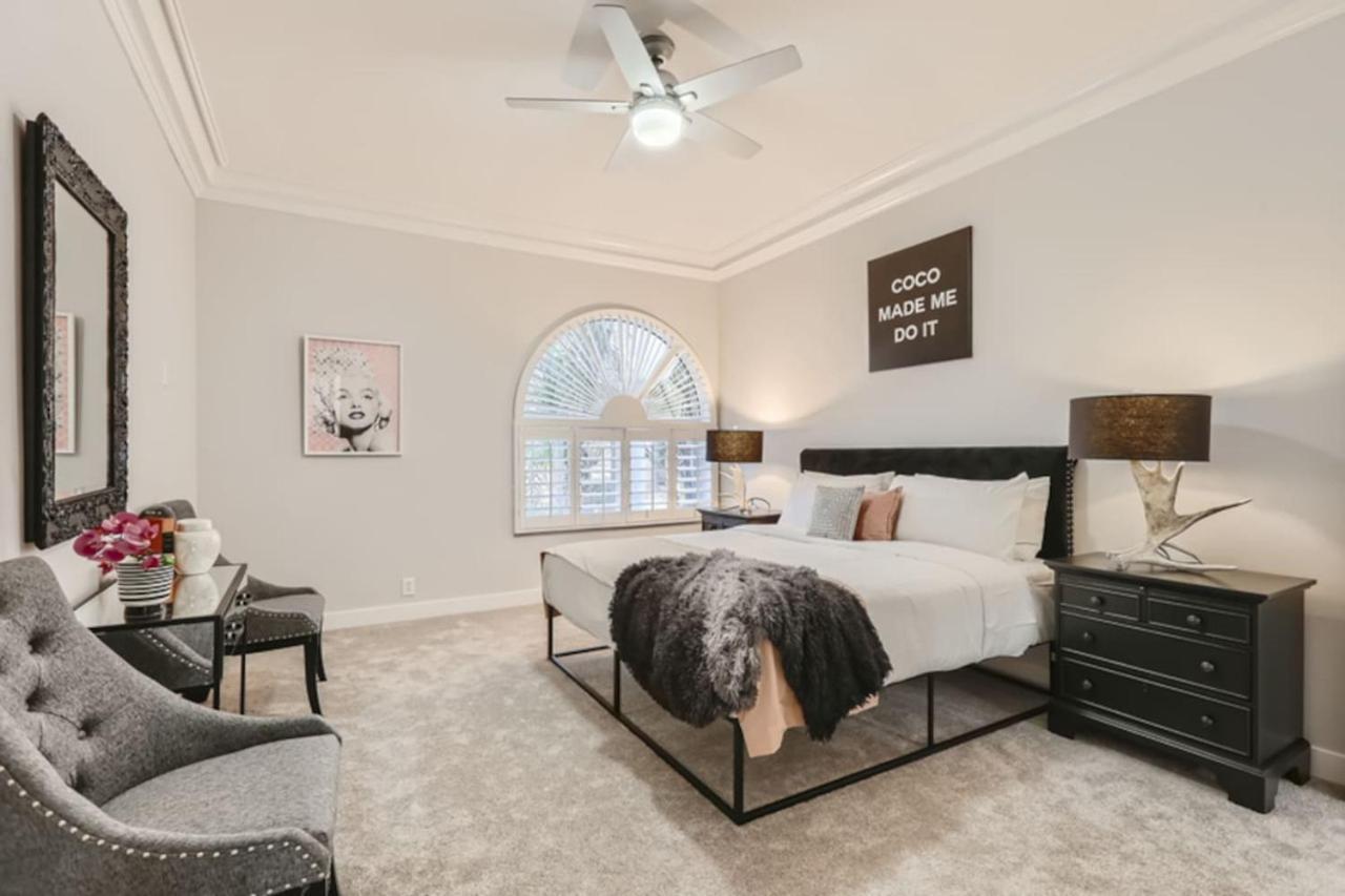 Style Estate, 2 Houses, Putt-putt Course, B-ball Court, Heated Pool Villa Scottsdale
