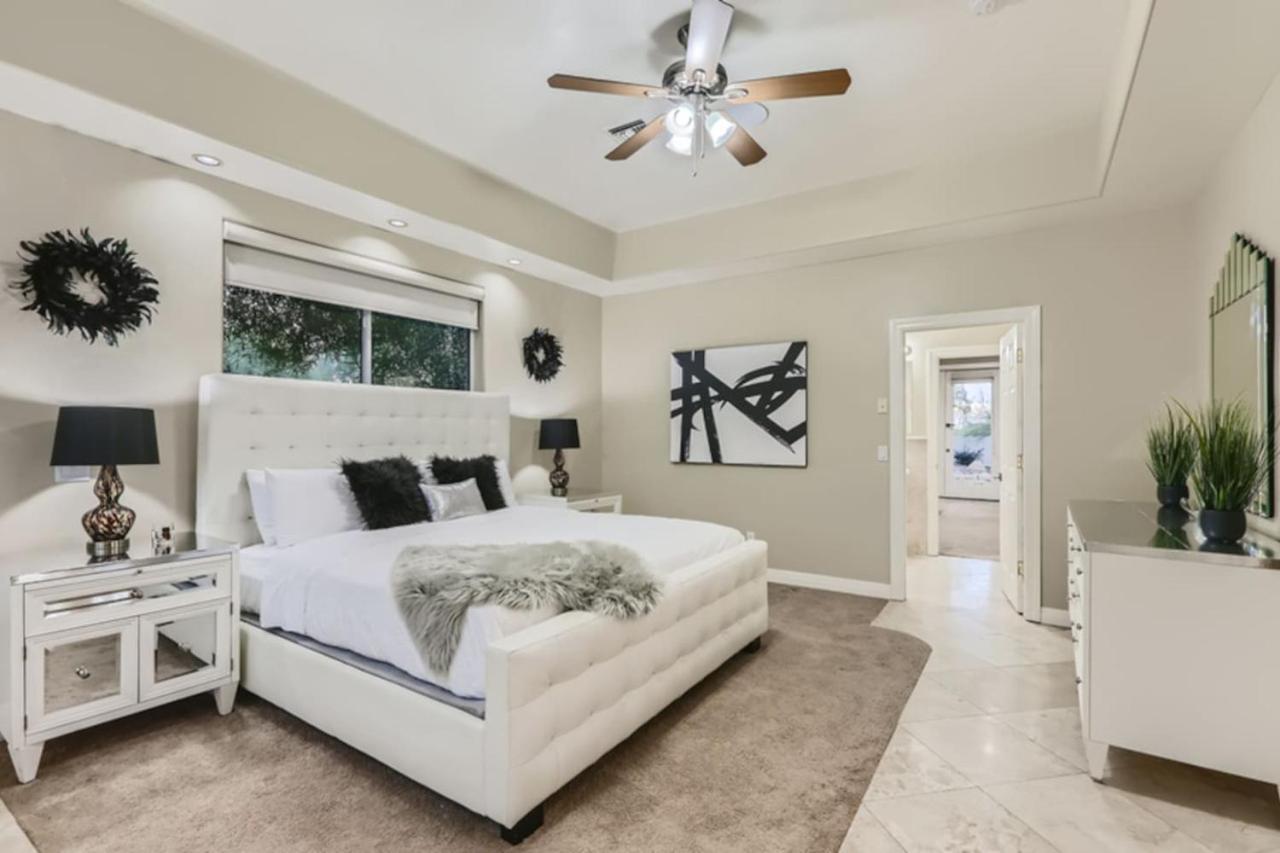 Style Estate, 2 Houses, Putt-putt Course, B-ball Court, Heated Pool Scottsdale