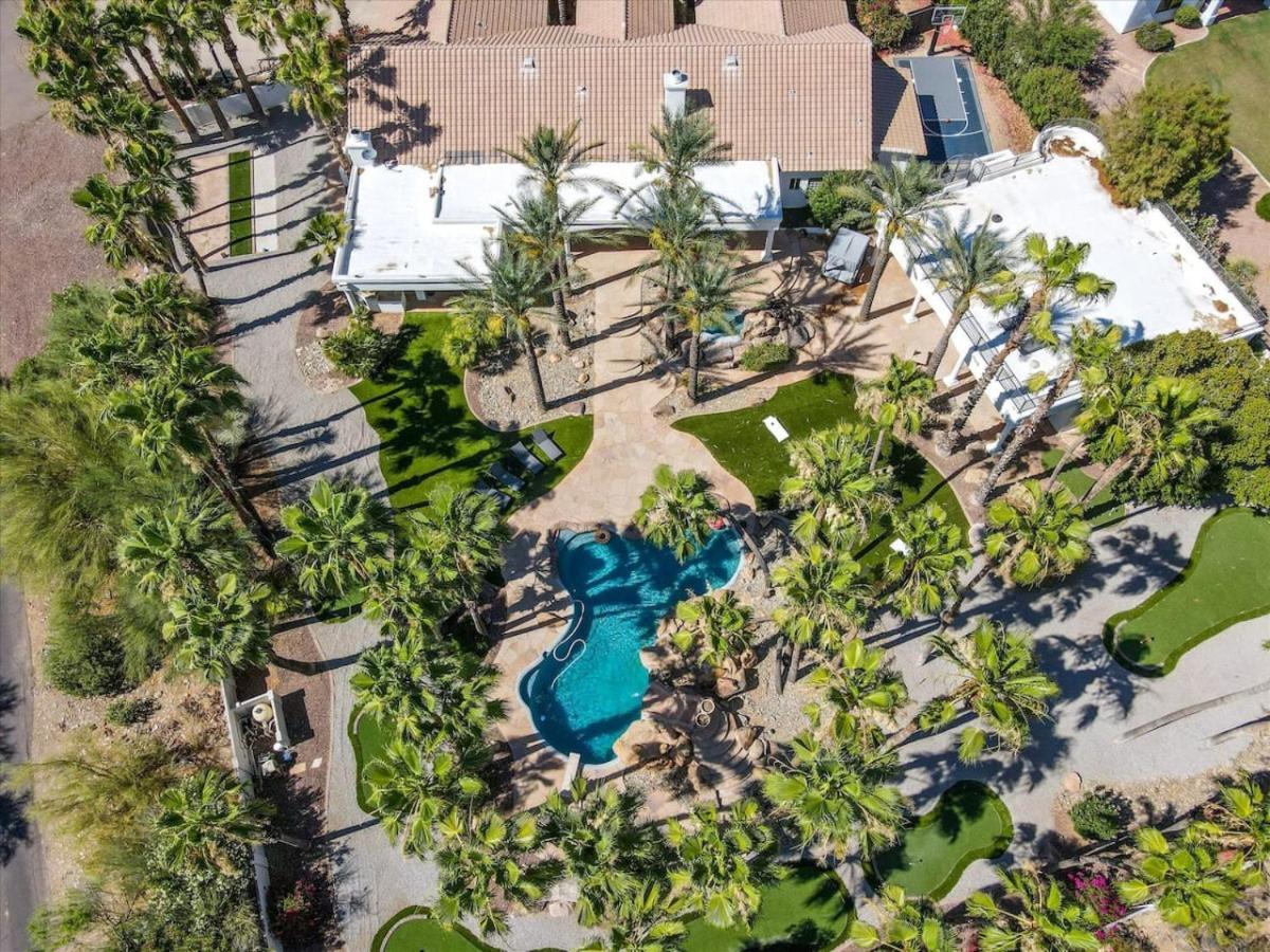 Style Estate, 2 Houses, Putt-putt Course, B-ball Court, Heated Pool Villa *