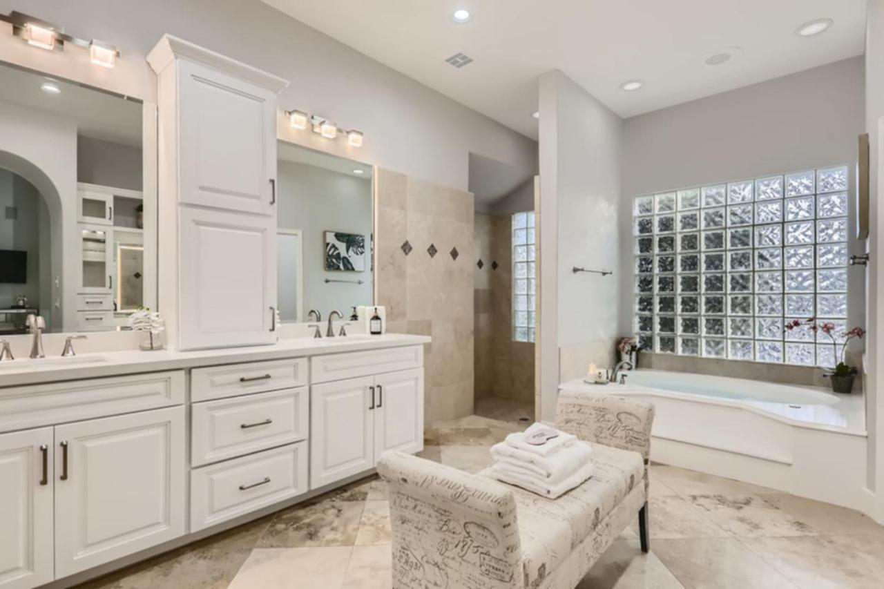 Style Estate, 2 Houses, Putt-putt Course, B-ball Court, Heated Pool Villa