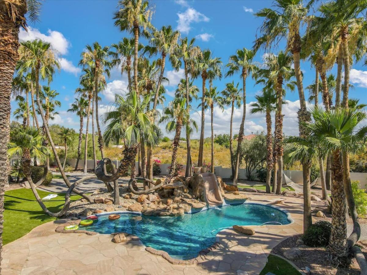 Style Estate, 2 Houses, Putt-putt Course, B-ball Court, Heated Pool Scottsdale