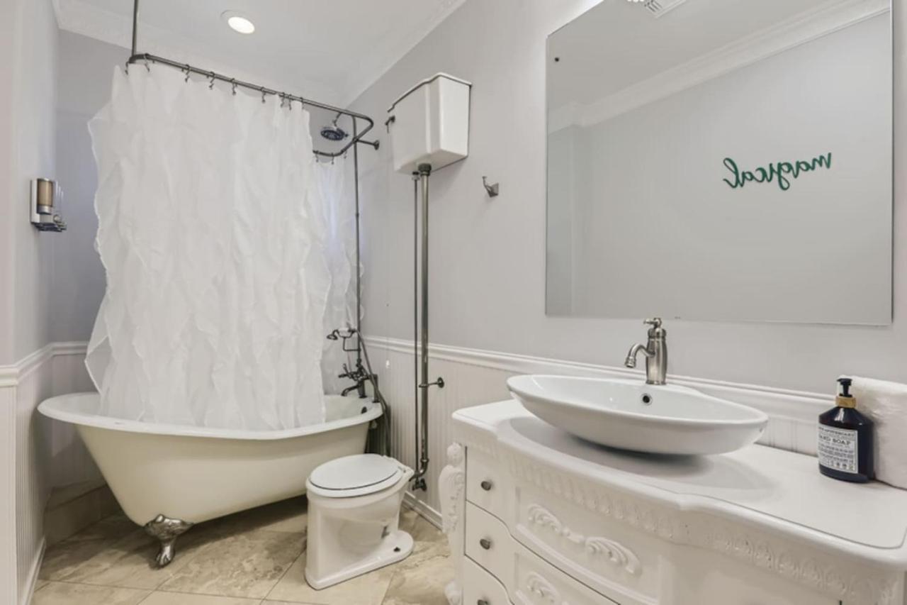 Style Estate, 2 Houses, Putt-putt Course, B-ball Court, Heated Pool *