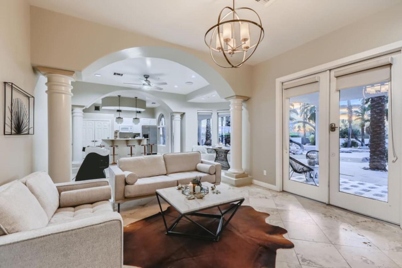 Style Estate, 2 Houses, Putt-putt Course, B-ball Court, Heated Pool Villa Scottsdale