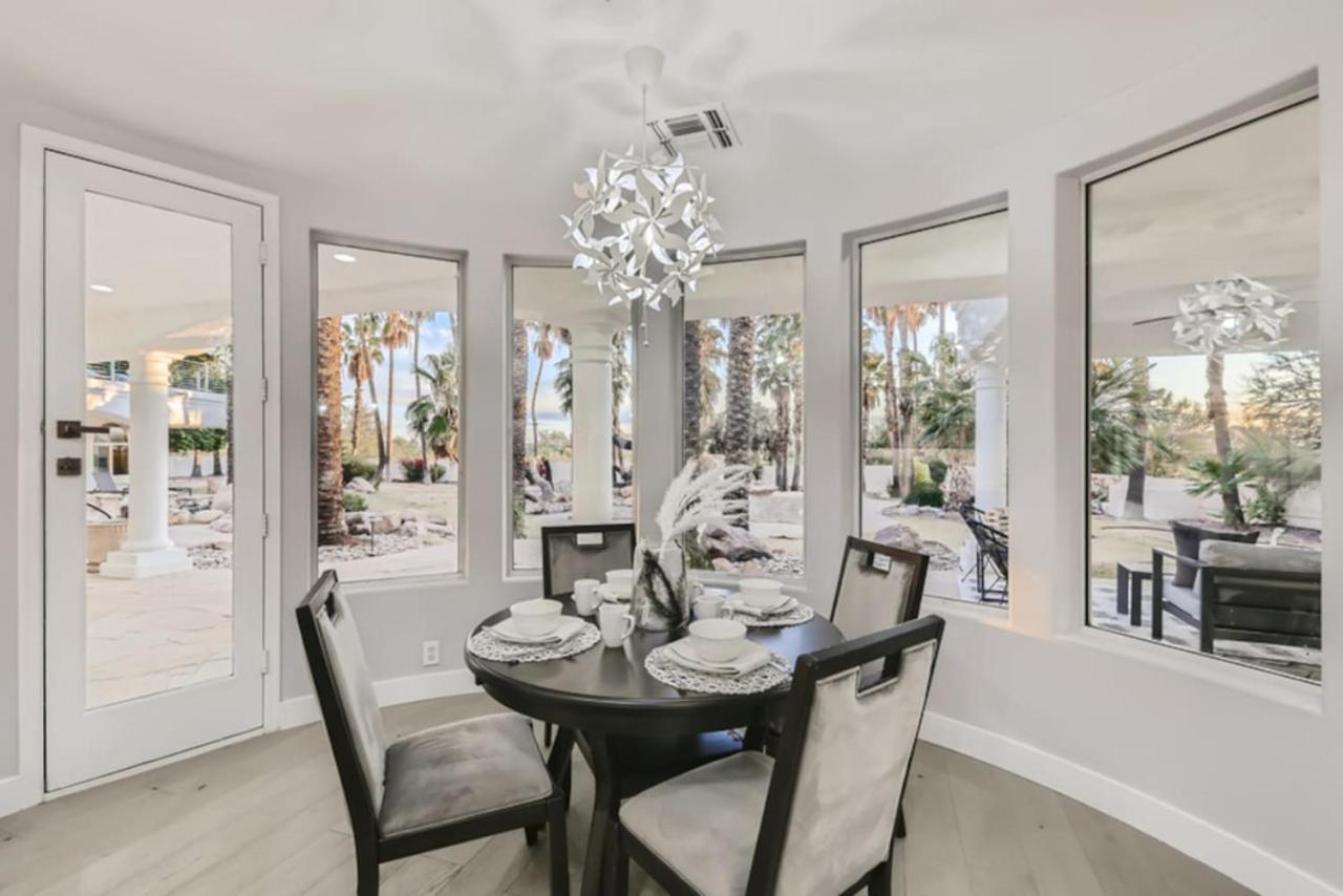 Style Estate, 2 Houses, Putt-putt Course, B-ball Court, Heated Pool Villa Scottsdale