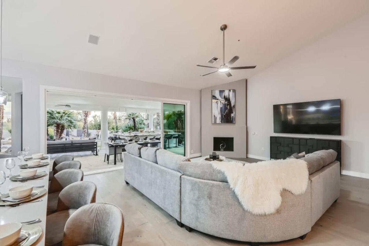 Style Estate, 2 Houses, Putt-putt Course, B-ball Court, Heated Pool * Scottsdale
