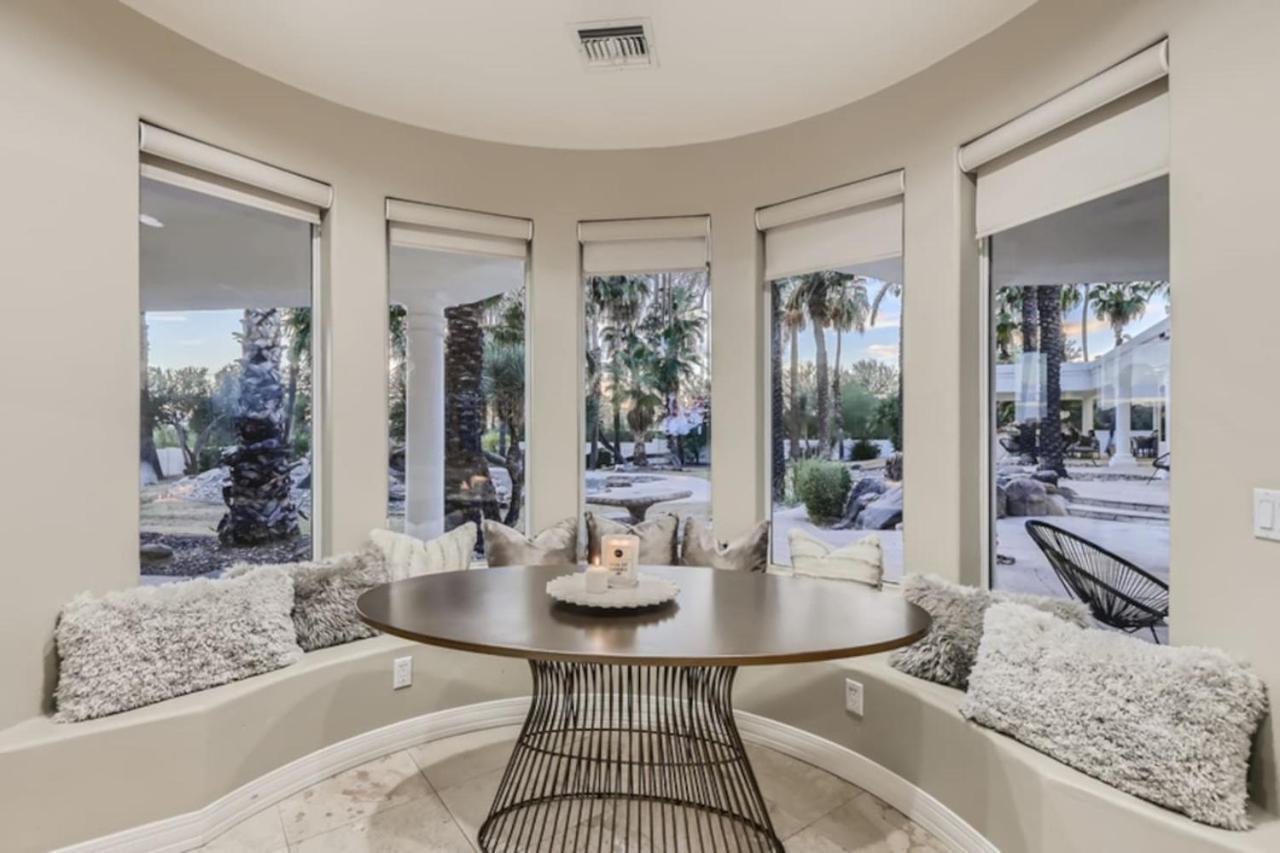 Style Estate, 2 Houses, Putt-putt Course, B-ball Court, Heated Pool Villa *