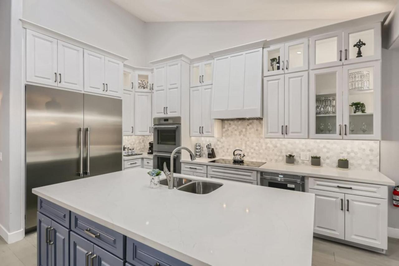Style Estate, 2 Houses, Putt-putt Course, B-ball Court, Heated Pool * Scottsdale
