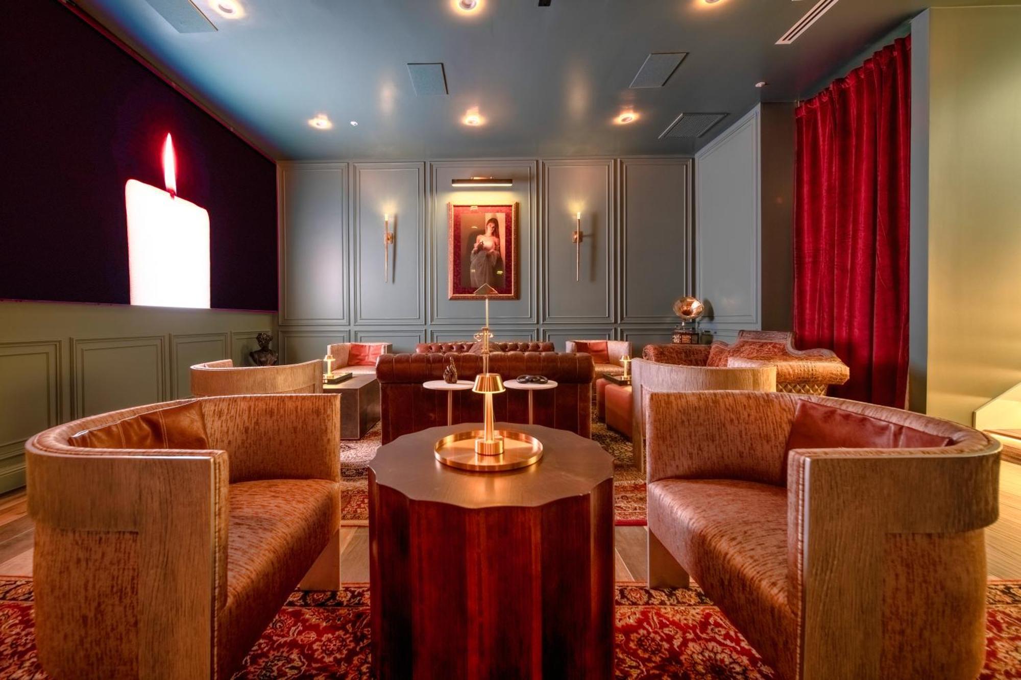 Old Town Luxury - Heated Pool, Spa, Rooftop Deck, Sauna, Speakeasy Holiday home
