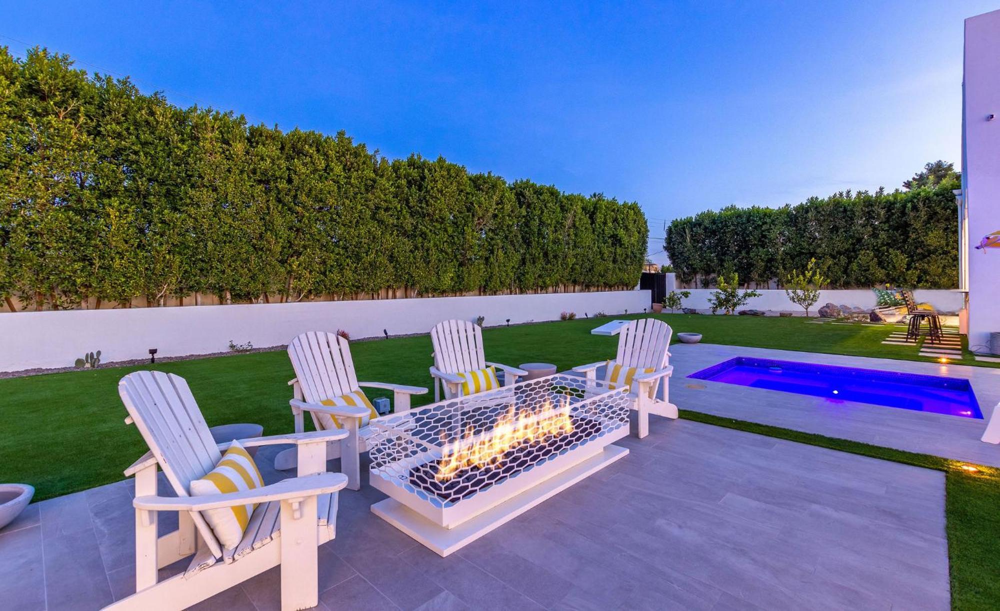 Old Town Luxury - Heated Pool, Spa, Rooftop Deck, Sauna, Speakeasy Holiday home *