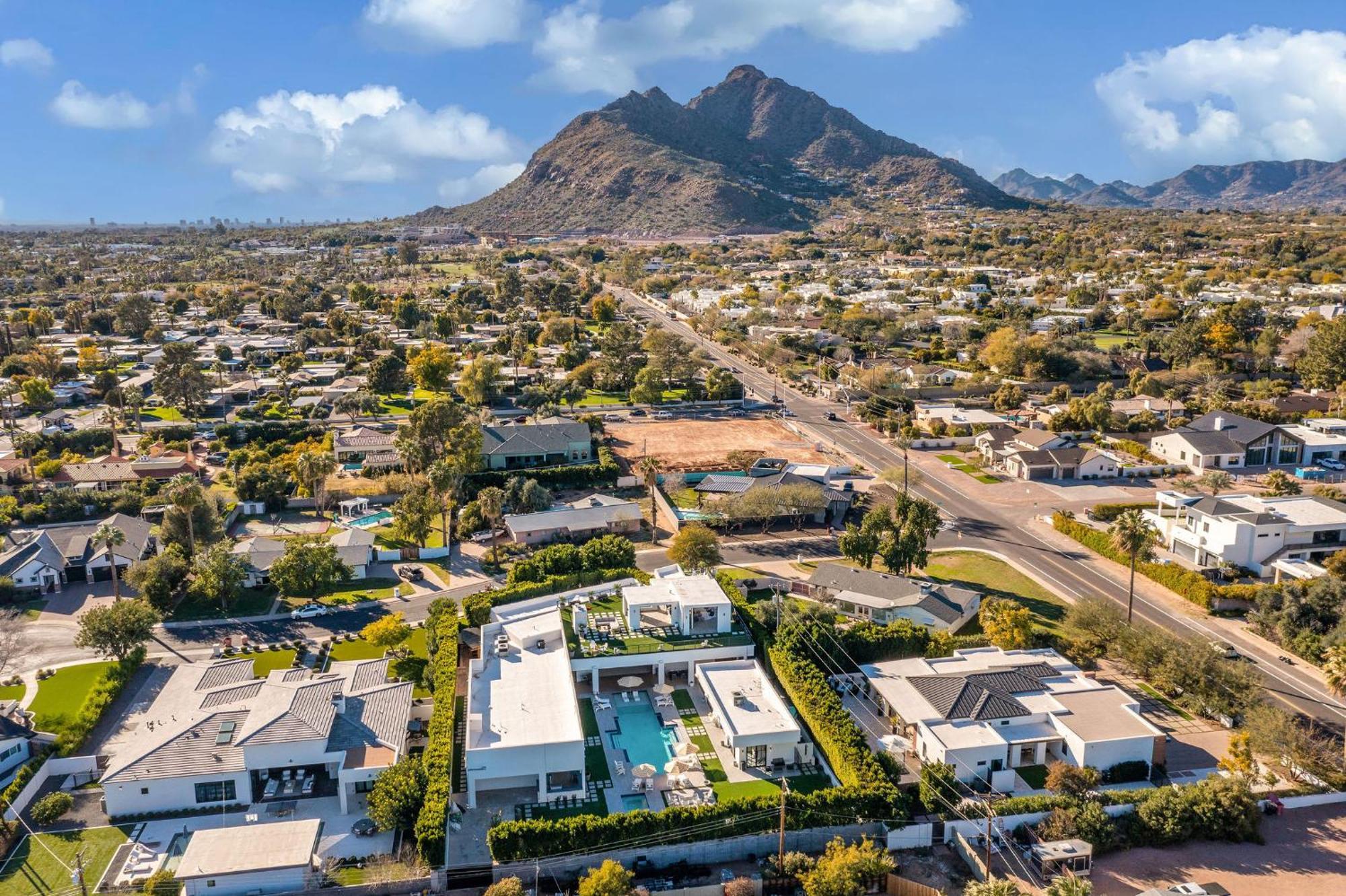 Holiday home Old Town Luxury - Heated Pool, Spa, Rooftop Deck, Sauna, Speakeasy Scottsdale