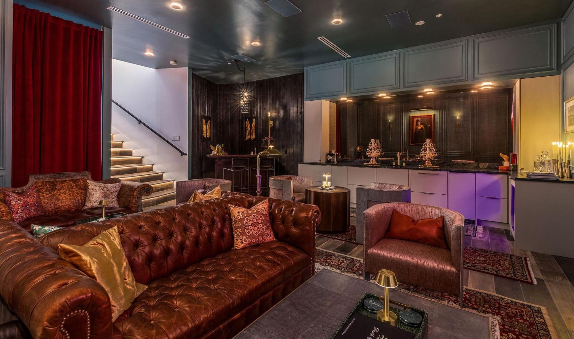 Old Town Luxury - Heated Pool, Spa, Rooftop Deck, Sauna, Speakeasy Holiday home