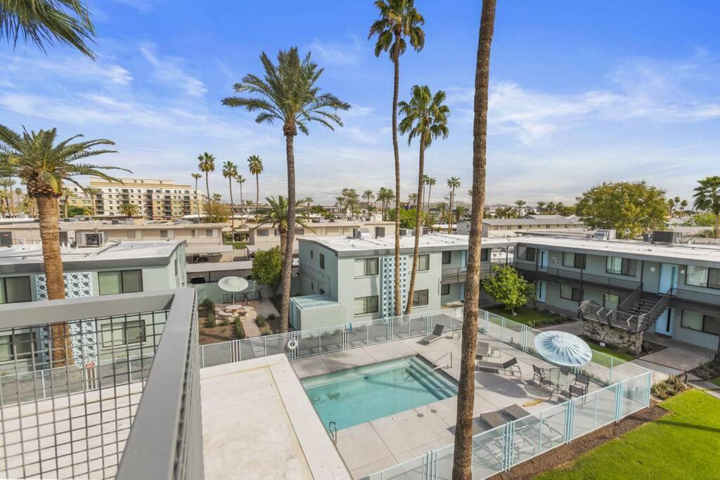 Walkable Ots, Heated Poolside Mid Century Scottsdale