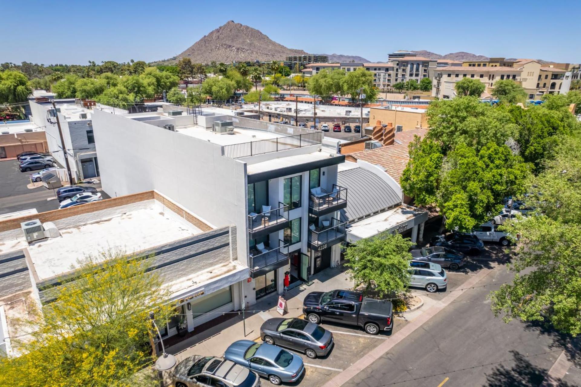 The Lux At Craftsman - Heart Of Old Town 3 Holiday home