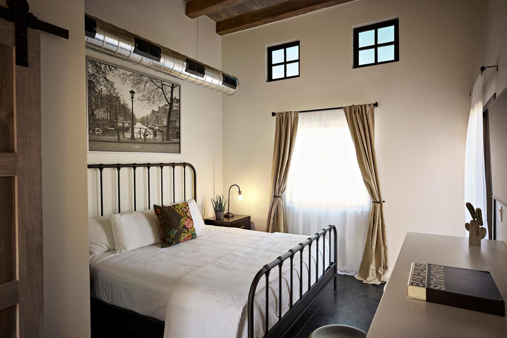 Bespoke Inn Scottsdale