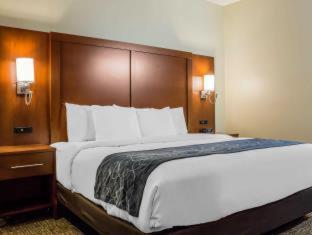 Fairfield By Marriott & Old Town Hotel