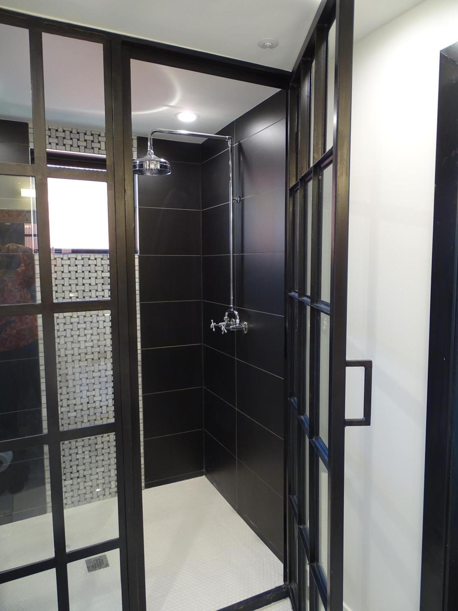 Bespoke Inn 4*