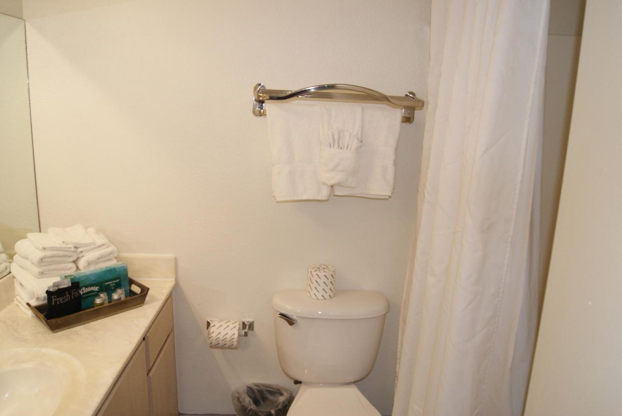 201 Fully Furnished, Wifi Included Apartment Scottsdale
