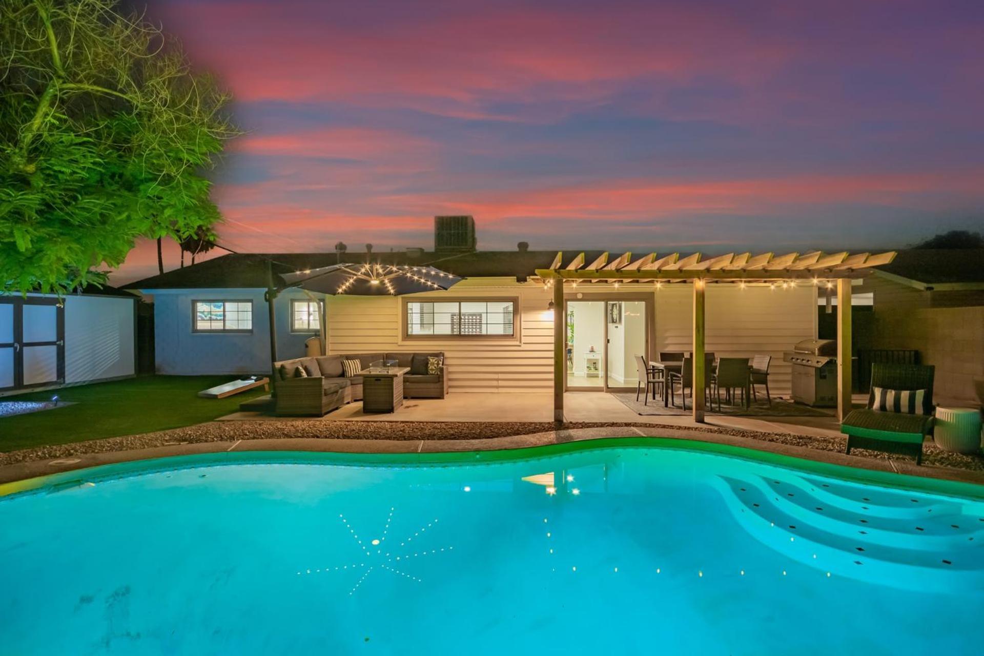 Private Family Pool Oasis Near Old Town